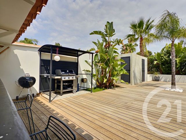Maison &agrave; vendre - 5 pi&egrave;ces - 147,20 m2 - La Crau - 83 - PROVENCE-ALPES-COTE-D-AZUR