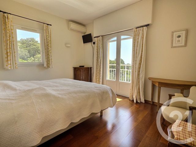 Maison &agrave; vendre - 8 pi&egrave;ces - 252,52 m2 - La Londe Les Maures - 83 - PROVENCE-ALPES-COTE-D-AZUR