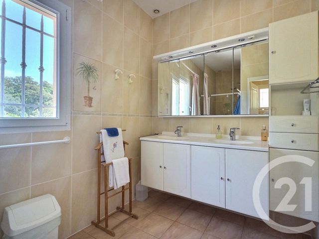 Maison &agrave; vendre - 8 pi&egrave;ces - 252,52 m2 - La Londe Les Maures - 83 - PROVENCE-ALPES-COTE-D-AZUR