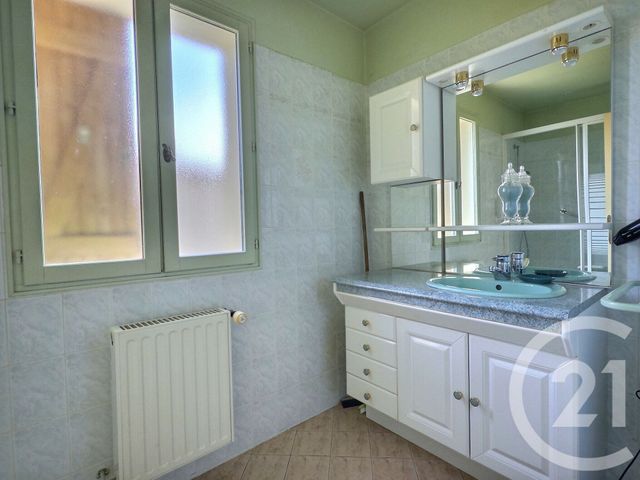 Maison &agrave; vendre - 4 pi&egrave;ces - 121,72 m2 - La Londe Les Maures - 83 - PROVENCE-ALPES-COTE-D-AZUR