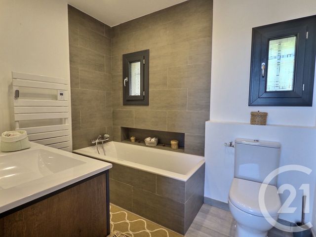 Maison &agrave; vendre - 5 pi&egrave;ces - 134,75 m2 - Cuers - 83 - PROVENCE-ALPES-COTE-D-AZUR