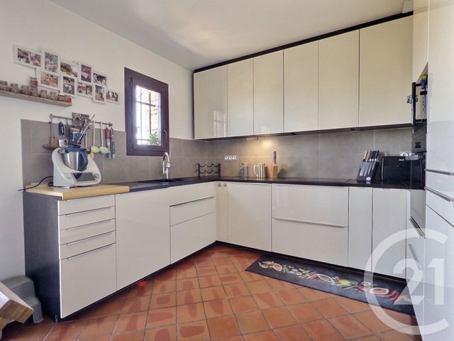 Maison &agrave; vendre - 5 pi&egrave;ces - 134,75 m2 - Cuers - 83 - PROVENCE-ALPES-COTE-D-AZUR