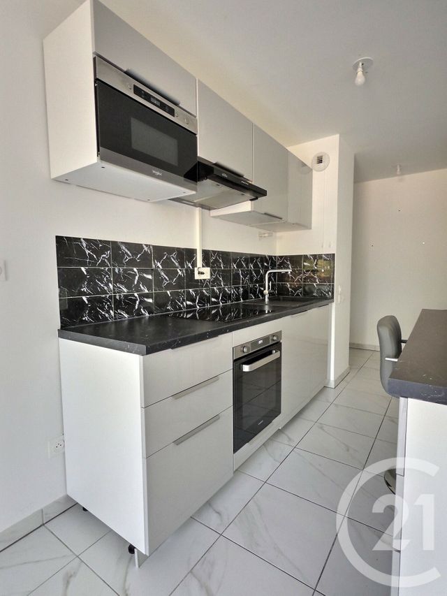 Appartement F2 &agrave; vendre - 2 pi&egrave;ces - 44,27 m2 - Hyeres - 83 - PROVENCE-ALPES-COTE-D-AZUR