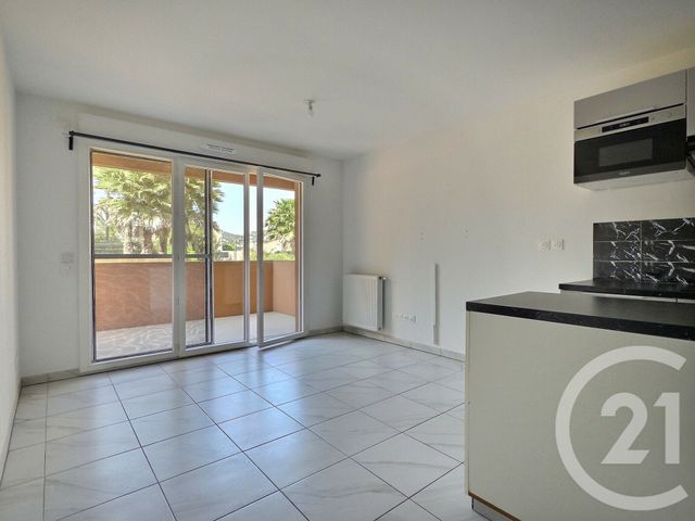 Appartement F2 &agrave; vendre - 2 pi&egrave;ces - 44,27 m2 - Hyeres - 83 - PROVENCE-ALPES-COTE-D-AZUR