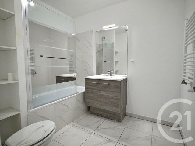 Appartement F2 &agrave; vendre - 2 pi&egrave;ces - 44,27 m2 - Hyeres - 83 - PROVENCE-ALPES-COTE-D-AZUR