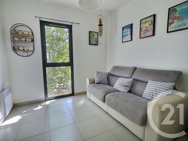 Appartement F3 &agrave; vendre - 3 pi&egrave;ces - 56,20 m2 - La Londe Les Maures - 83 - PROVENCE-ALPES-COTE-D-AZUR
