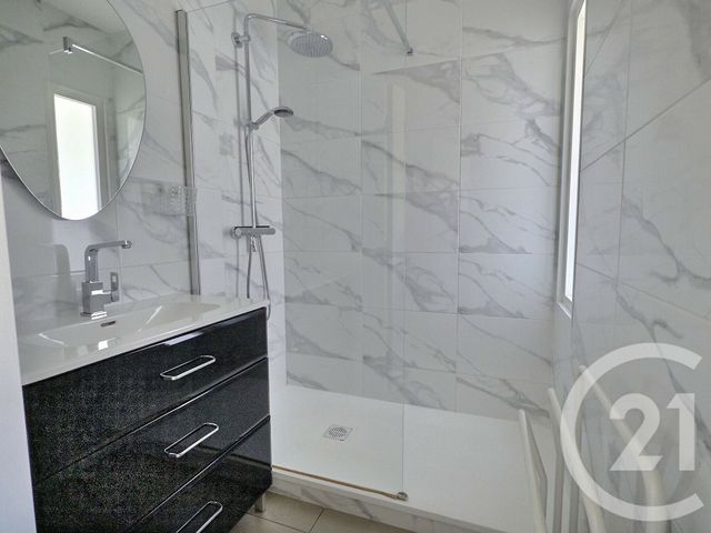 Appartement F3 &agrave; vendre - 3 pi&egrave;ces - 56,20 m2 - La Londe Les Maures - 83 - PROVENCE-ALPES-COTE-D-AZUR