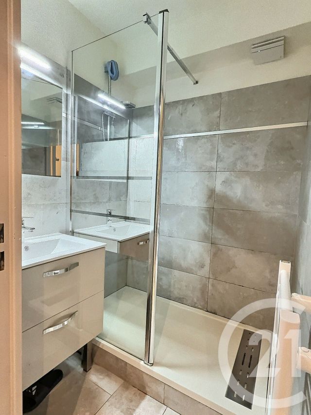 Appartement F2 &agrave; vendre - 2 pi&egrave;ces - 30,15 m2 - La Londe Les Maures - 83 - PROVENCE-ALPES-COTE-D-AZUR