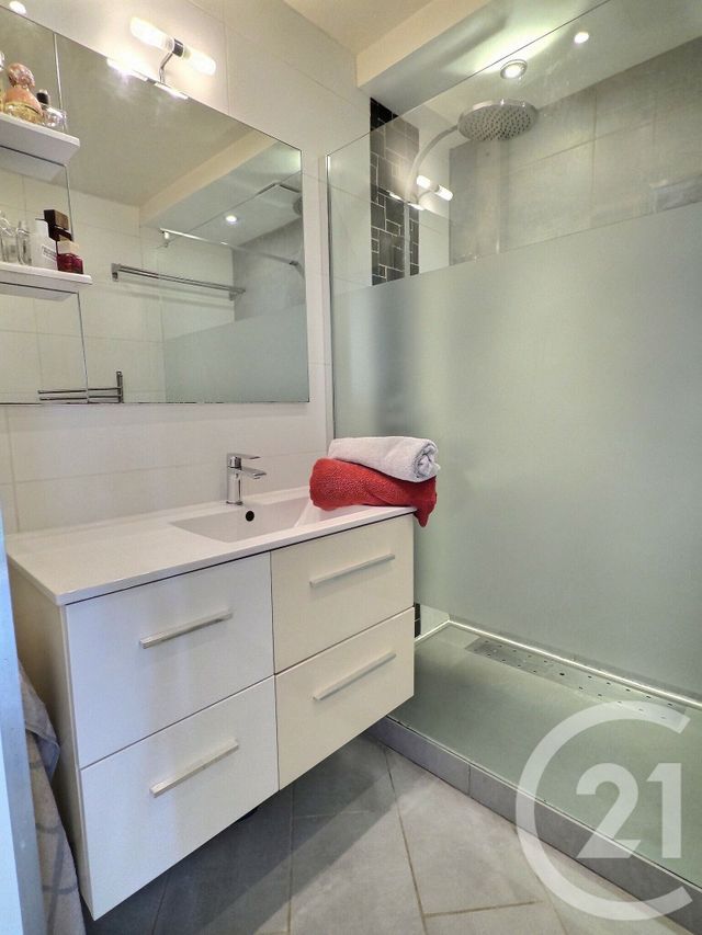 Appartement F4 &agrave; vendre - 4 pi&egrave;ces - 75,40 m2 - Hyeres - 83 - PROVENCE-ALPES-COTE-D-AZUR