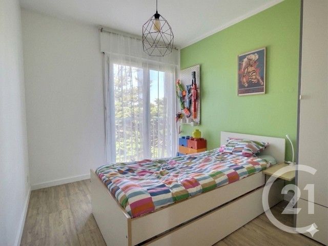 Appartement F4 &agrave; vendre - 4 pi&egrave;ces - 75,40 m2 - Hyeres - 83 - PROVENCE-ALPES-COTE-D-AZUR