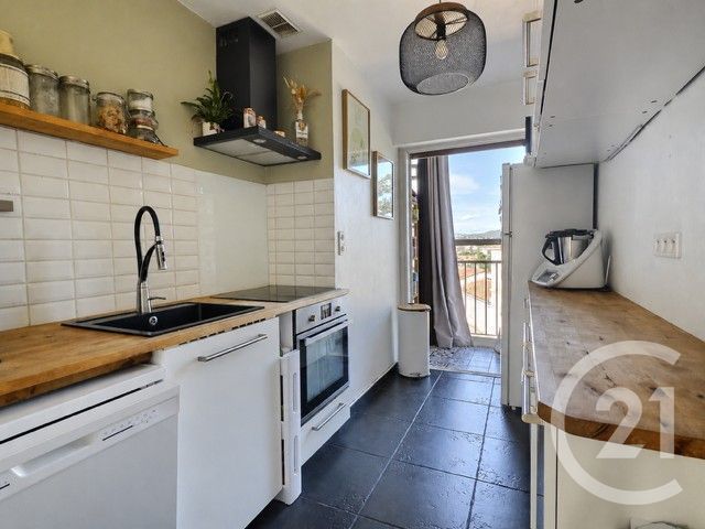 Appartement F4 &agrave; vendre - 4 pi&egrave;ces - 75,40 m2 - Hyeres - 83 - PROVENCE-ALPES-COTE-D-AZUR