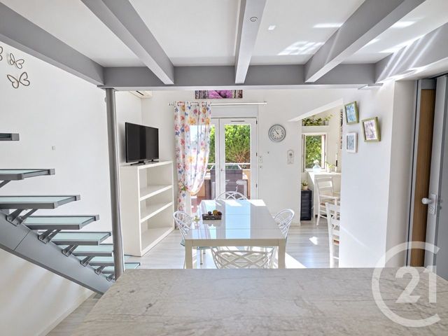 Appartement T2 &agrave; vendre - 2 pi&egrave;ces - 46,65 m2 - La Londe Les Maures - 83 - PROVENCE-ALPES-COTE-D-AZUR