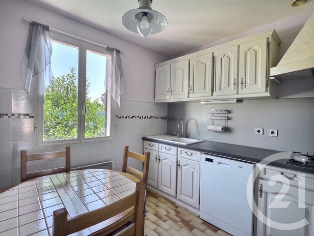 Maison &agrave; vendre - 4 pi&egrave;ces - 84,10 m2 - La Londe Les Maures - 83 - PROVENCE-ALPES-COTE-D-AZUR