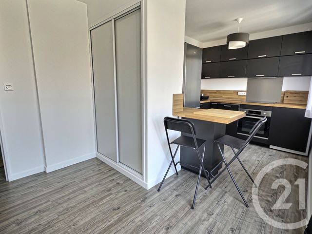 Appartement F2 &agrave; louer - 2 pi&egrave;ces - 39,23 m2 - La Londe Les Maures - 83 - PROVENCE-ALPES-COTE-D-AZUR