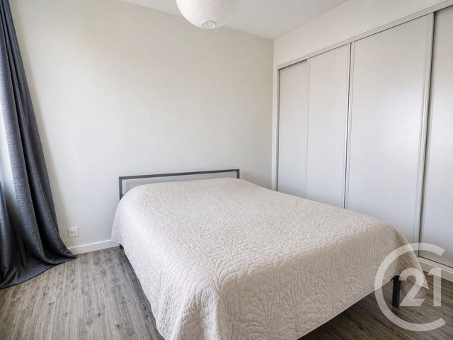 Appartement F2 &agrave; louer - 2 pi&egrave;ces - 39,23 m2 - La Londe Les Maures - 83 - PROVENCE-ALPES-COTE-D-AZUR