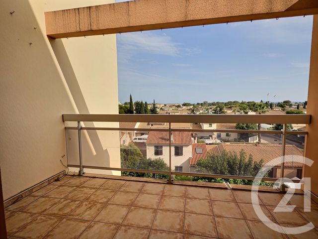 Appartement F2 &agrave; louer - 2 pi&egrave;ces - 52,29 m2 - La Londe Les Maures - 83 - PROVENCE-ALPES-COTE-D-AZUR