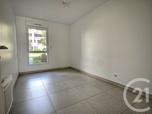 Appartement F3 &agrave; louer - 3 pi&egrave;ces - 58,81 m2 - La Londe Les Maures - 83 - PROVENCE-ALPES-COTE-D-AZUR