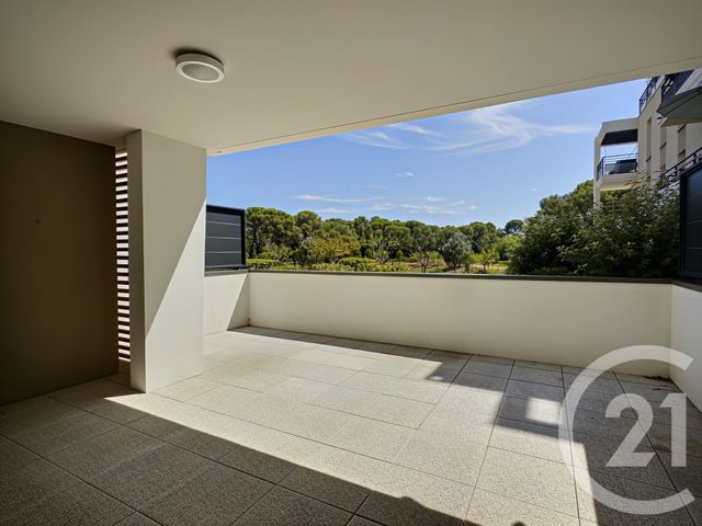 Appartement F3 &agrave; louer - 3 pi&egrave;ces - 58,81 m2 - La Londe Les Maures - 83 - PROVENCE-ALPES-COTE-D-AZUR