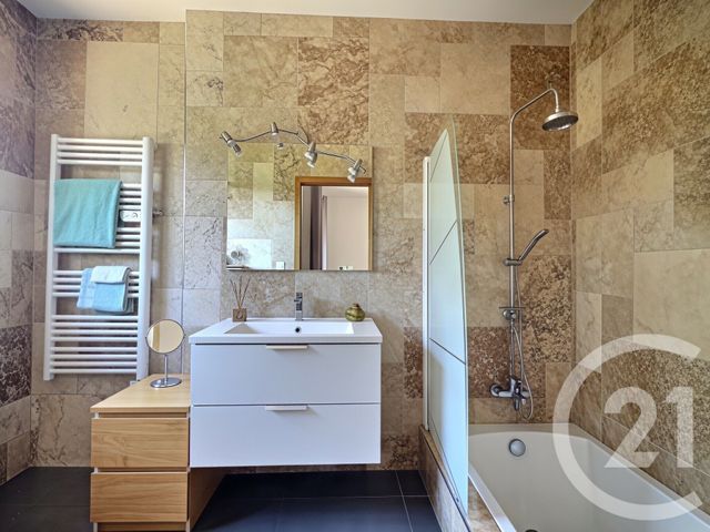 Maison &agrave; vendre - 4 pi&egrave;ces - 187 m2 - La Londe Les Maures - 83 - PROVENCE-ALPES-COTE-D-AZUR