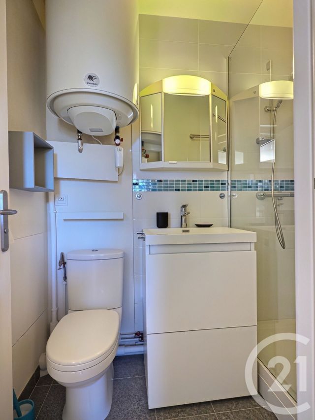 Appartement F2 &agrave; vendre - 2 pi&egrave;ces - 24,80 m2 - La Londe Les Maures - 83 - PROVENCE-ALPES-COTE-D-AZUR