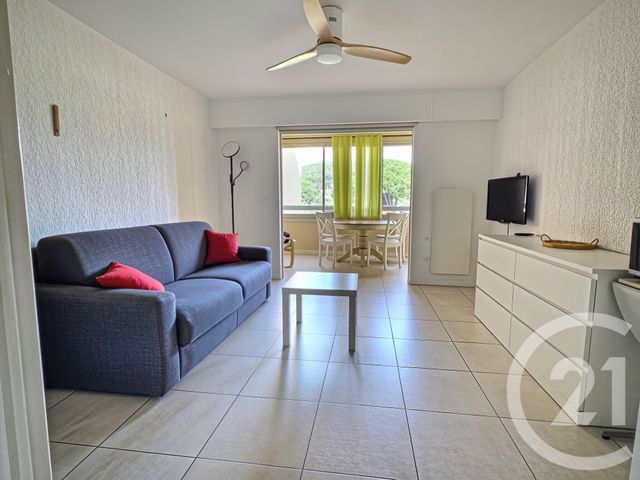 Appartement &agrave; louer - 2 pi&egrave;ces - 34,09 m2 - La Londe Les Maures - 83 - PROVENCE-ALPES-COTE-D-AZUR