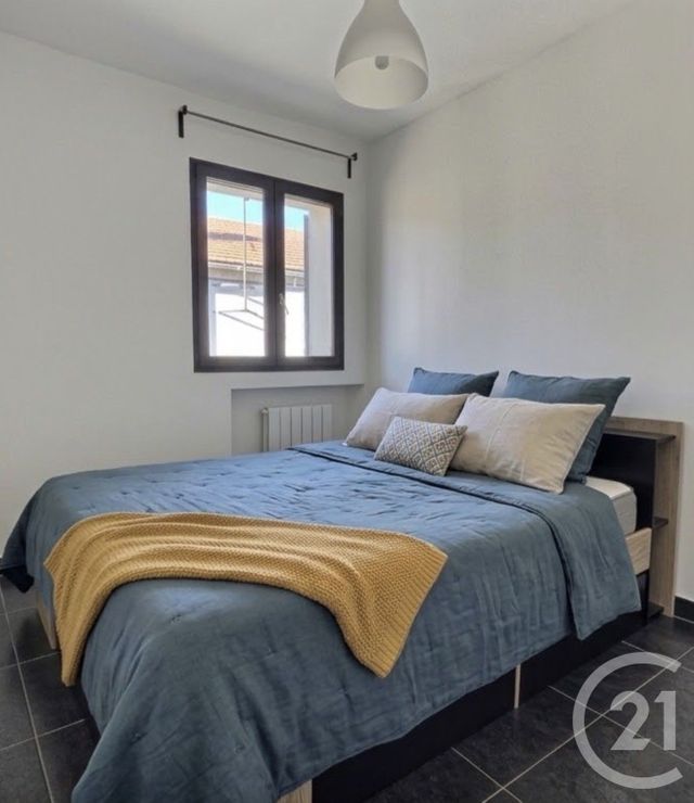 Appartement F2 &agrave; vendre - 2 pi&egrave;ces - 43,87 m2 - La Londe Les Maures - 83 - PROVENCE-ALPES-COTE-D-AZUR