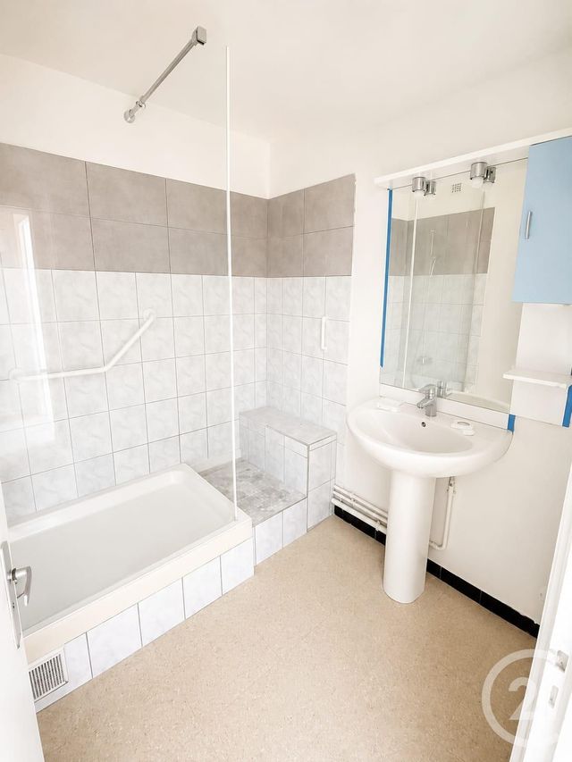 Appartement &agrave; vendre - 4 pi&egrave;ces - 72 m2 - Digne Les Bains - 04 - PROVENCE-ALPES-COTE-D-AZUR