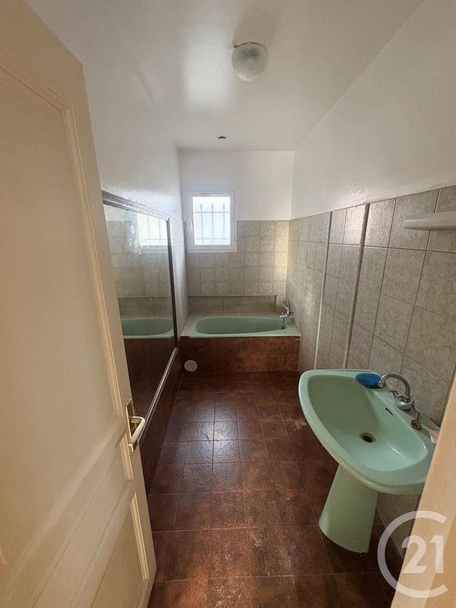 Maison &agrave; louer - 6 pi&egrave;ces - 148,20 m2 - Vigneux Sur Seine - 91 - ILE-DE-FRANCE