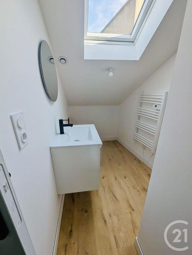Appartement &agrave; louer - 3 pi&egrave;ces - 80 m2 - Segre En Anjou Bleu - 49 - PAYS-DE-LOIRE
