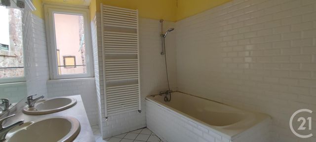 Appartement &agrave; louer - 5 pi&egrave;ces - 175 m2 - Brioude - 43 - AUVERGNE