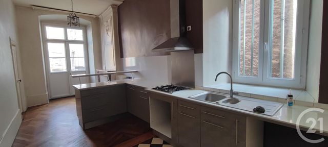 Appartement &agrave; louer - 5 pi&egrave;ces - 175 m2 - Brioude - 43 - AUVERGNE