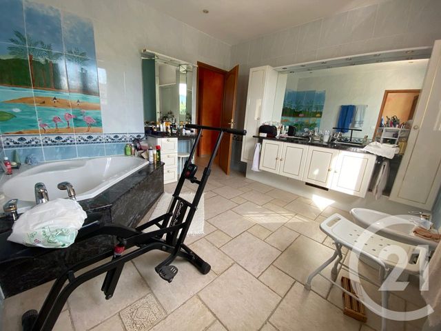 Maison &agrave; vendre - 9 pi&egrave;ces - 242,54 m2 - La Seyne Sur Mer - 83 - PROVENCE-ALPES-COTE-D-AZUR