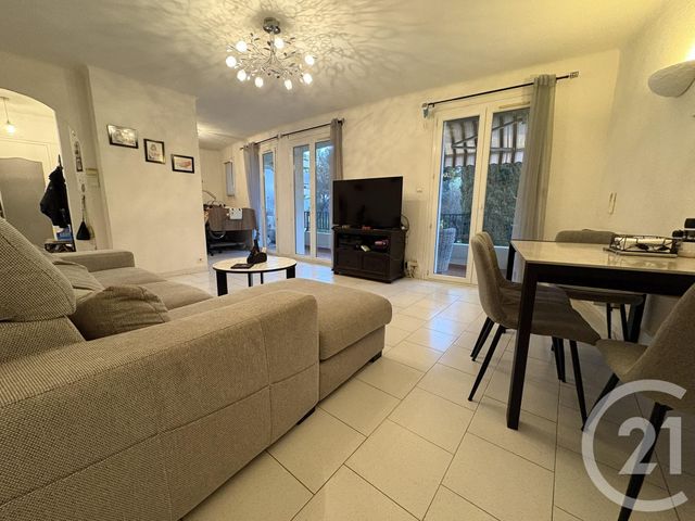 Appartement F4 &agrave; vendre - 4 pi&egrave;ces - 70 m2 - La Seyne Sur Mer - 83 - PROVENCE-ALPES-COTE-D-AZUR