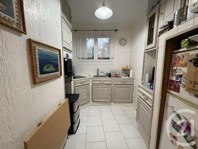 Appartement F4 &agrave; vendre - 4 pi&egrave;ces - 70 m2 - La Seyne Sur Mer - 83 - PROVENCE-ALPES-COTE-D-AZUR