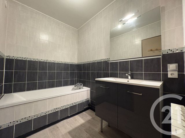 Appartement F3 &agrave; vendre - 3 pi&egrave;ces - 57,45 m2 - La Seyne Sur Mer - 83 - PROVENCE-ALPES-COTE-D-AZUR