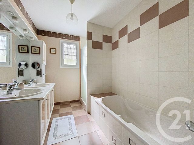 Maison &agrave; vendre - 5 pi&egrave;ces - 127,17 m2 - Breuil Magne - 17 - POITOU-CHARENTES