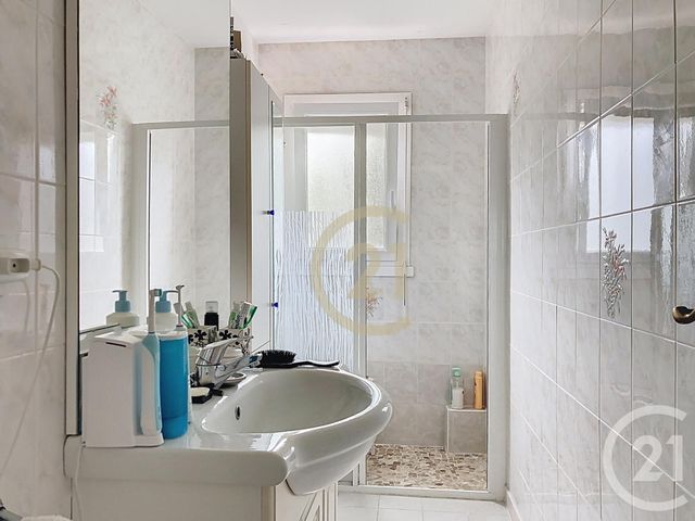 Appartement F4 &agrave; vendre - 5 pi&egrave;ces - 90 m2 - Rochefort - 17 - POITOU-CHARENTES