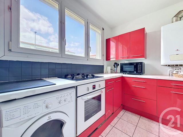 Appartement &agrave; vendre - 4 pi&egrave;ces - 62,15 m2 - Rochefort - 17 - POITOU-CHARENTES