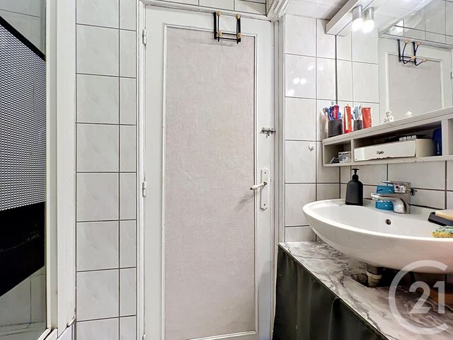 Appartement &agrave; vendre - 4 pi&egrave;ces - 62,15 m2 - Rochefort - 17 - POITOU-CHARENTES