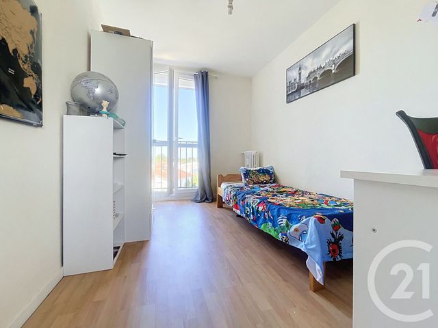 Appartement F4 &agrave; vendre - 4 pi&egrave;ces - 67,91 m2 - Rochefort - 17 - POITOU-CHARENTES
