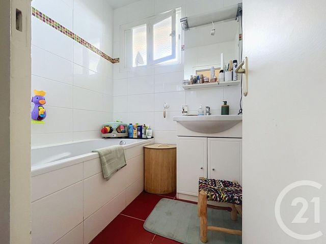 Appartement F4 &agrave; vendre - 4 pi&egrave;ces - 67,91 m2 - Rochefort - 17 - POITOU-CHARENTES