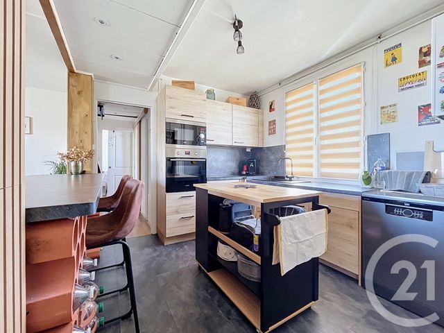 Appartement F3 &agrave; vendre - 4 pi&egrave;ces - 74 m2 - Rochefort - 17 - POITOU-CHARENTES