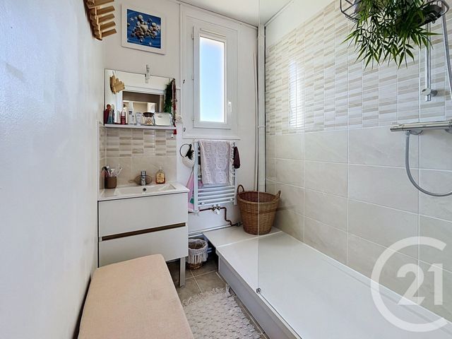 Appartement F3 &agrave; vendre - 4 pi&egrave;ces - 74 m2 - Rochefort - 17 - POITOU-CHARENTES