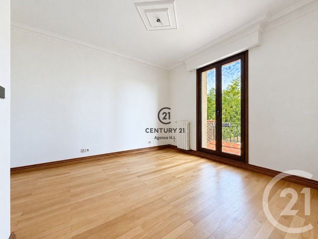 Maison &agrave; vendre - 9 pi&egrave;ces - 200 m2 - Chelles - 77 - ILE-DE-FRANCE