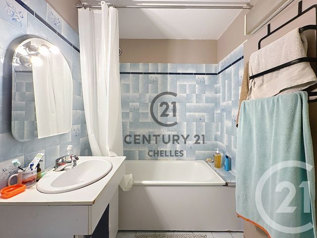 Appartement F3 &agrave; vendre - 3 pi&egrave;ces - 62 m2 - Chelles - 77 - ILE-DE-FRANCE