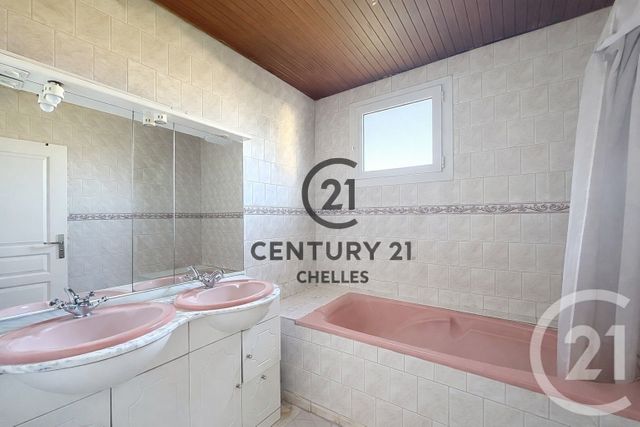 Maison &agrave; vendre - 7 pi&egrave;ces - 137,77 m2 - Chelles - 77 - ILE-DE-FRANCE