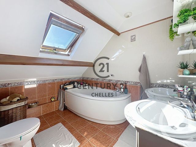 Maison &agrave; vendre - 7 pi&egrave;ces - 148 m2 - Chelles - 77 - ILE-DE-FRANCE