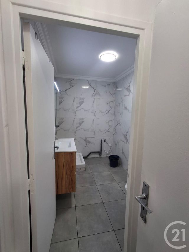 Appartement F2 &agrave; louer - 2 pi&egrave;ces - 48 m2 - Rueil Malmaison - 92 - ILE-DE-FRANCE