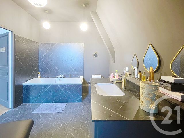 Maison &agrave; vendre - 12 pi&egrave;ces - 299 m2 - Tinteniac - 35 - BRETAGNE