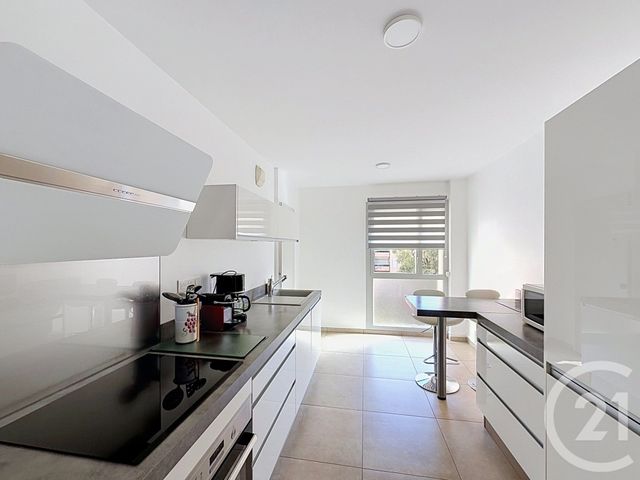 Appartement F3 &agrave; vendre - 3 pi&egrave;ces - 77 m2 - Hyeres - 83 - PROVENCE-ALPES-COTE-D-AZUR